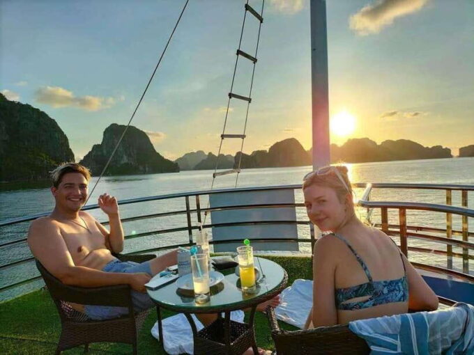 Best Halong Day Boat Tour: Lunch, Kayak, Caves, TiTop Island - Getting There