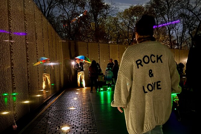 Best Magic LED Monuments Tour-Free Light Snack & Use of Earpieces - Illuminated Monuments