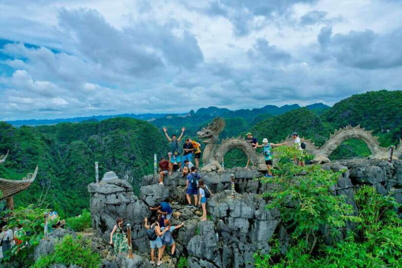 Best Ninh Binh Trip: Bai Dinh, Mua Caves, Trang An Boat Tour - Discovering the Trang An Grottoes