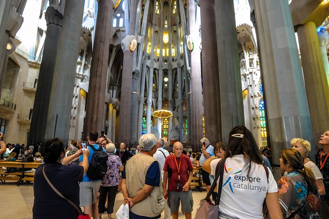 Best of Barcelona & Sagrada Familia Tour With Priority Access - Minimum Travelers