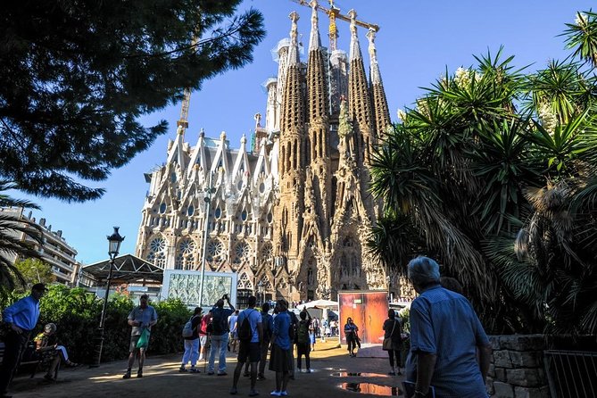 Best of Barcelona Shore Excursion & Sagrada Familia Skip the Line - Duration and Meeting Points