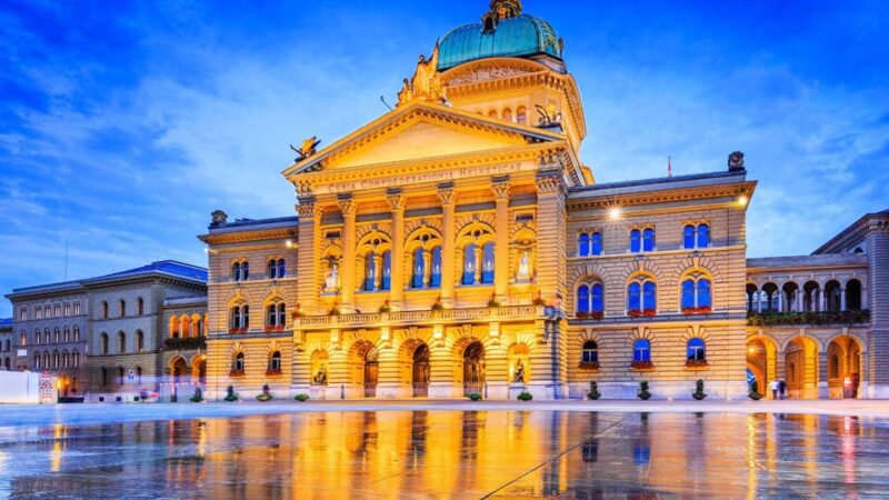 Best of Bern: Private Walking Tour With a Local - Indulge in Swiss Delicacies: Chocolate and Cheese