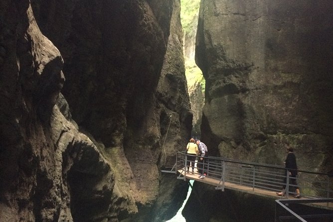 Best of Bernese Oberland Tour From Interlaken - Marvel at Giessbach Falls