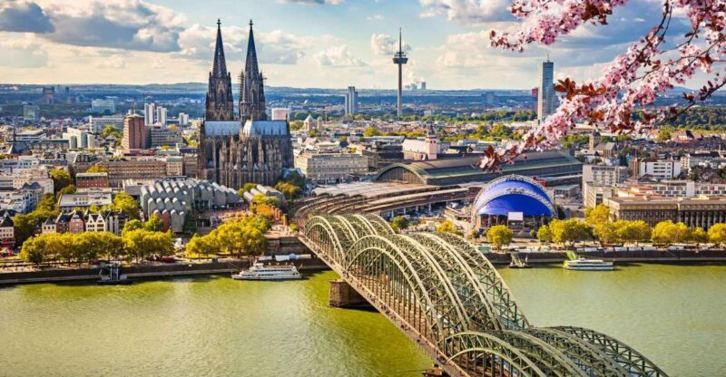 Best of Cologne in 1-Day Private Guided Tour With Transport - Guided Experience