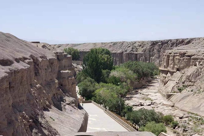 Best of Dunhuang Day Tour to Yulin Grottoes and Suoyangcheng Ruins - Good To Know
