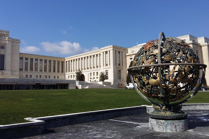 Best of Geneva City Tour With Optional Boat Cruise - Meeting and Pickup