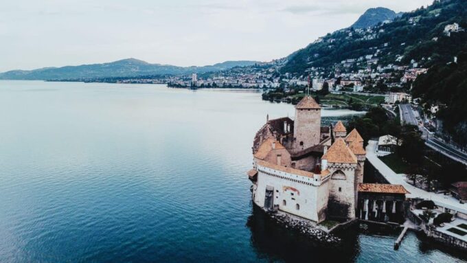 Best of Geneva: Private Walking Tour With a Local - Discovering Hidden Gems and Authentic Spots