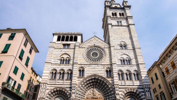 Best of Genoa: Private Walking Tour With Local - Panoramic Views and Lively Atmosphere
