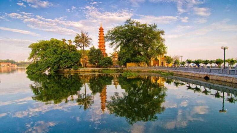 Best of Hanoi: Private Walking Tour With a Local - Gaining Insider Tips From Your Local Guide