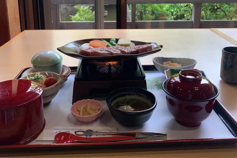 Best of Himeji Castle and Gardens: 3hr Guided Walking Tour - Meeting and Itinerary