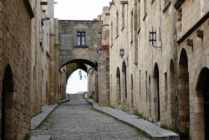 Best Of Lindos & Rhodes - Guided Private Tour - Half Day - Groups Up 19 People - Tour Guide Expertise