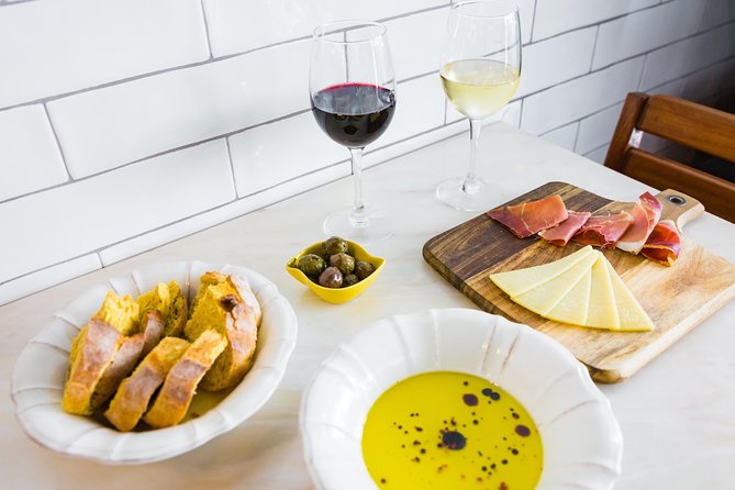 Best of Lisbon Small-Group Guided Walking Tour - Exploring Alfama, Chiado, and Baixa