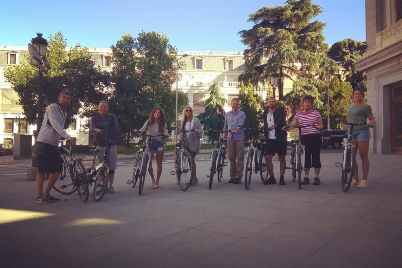 Best of Madrid: 3-Hour Guided Bike Tour in Small Groups - Guided Tour Experience