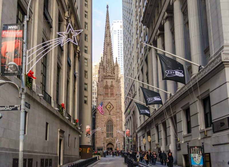 Best of Manhattan Walking Tour - Insightful Commentary From Knowledgeable Guides