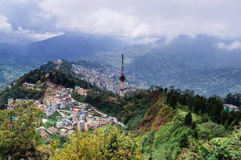 Best of Meghalaya | Group Tour Package - Group Size and Guides