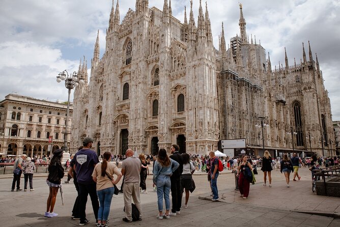 Best of Milan Small-Group Walking Tour With Duomo Visit - Discovering Castello Sforzesco