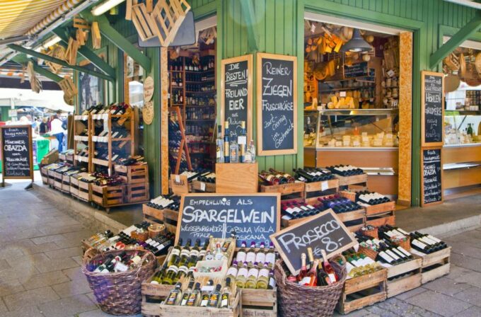 Best of Munich 1-Day Private Tour With Tickets and Transport - Explore Munichs Old Town
