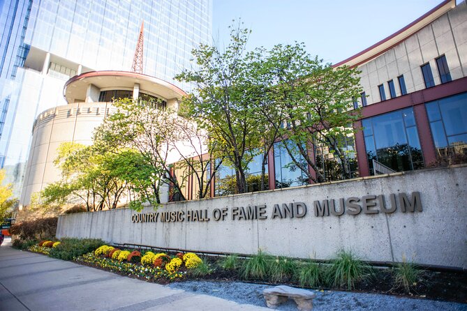 Best of Nashville City Sightseeing Tour on Double Decker Bus - Guides and Commentary