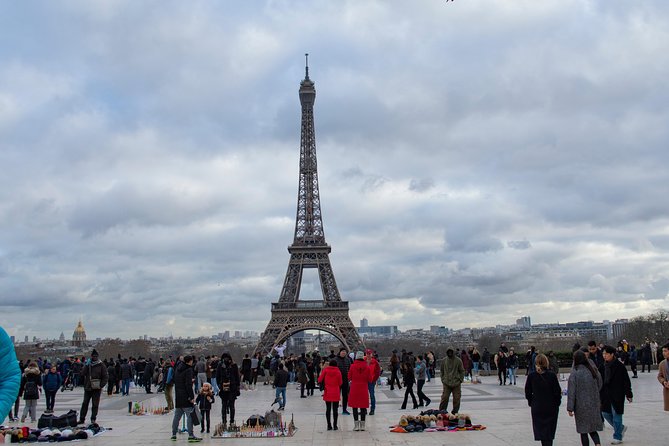 Best of Paris Private Walking Tour for Kids & Families - Tour Features