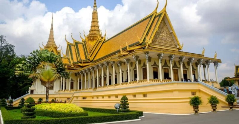 Best of Phnom Penh: Half-Day Private City Tour - Included in the Tour