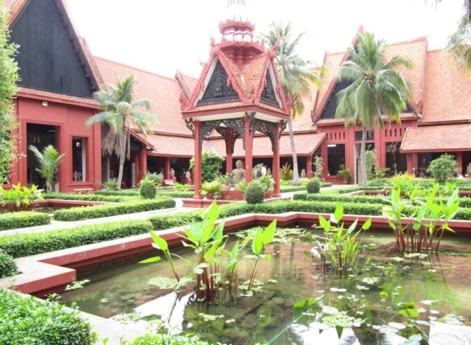 Best of Phnom Penh: Half-Day Private City Tour - Pickup and Duration