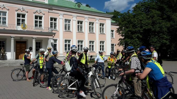 Best of Tallinn 2-Hour Bike Tour - Key Tour Details