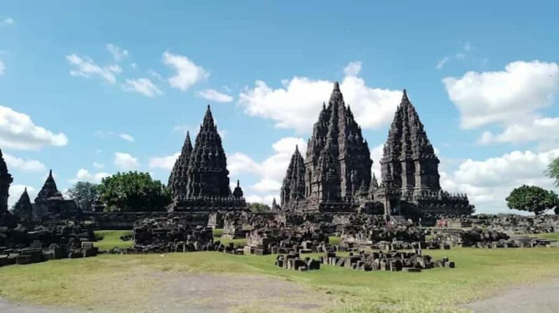 Best Private Day Tour Prambanan & Sunrise at Borobudur Tour - Key Points