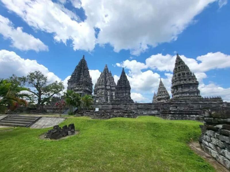 Best Private Day Tour Prambanan & Sunrise at Borobudur Tour - A Well-Rounded Introduction to Yogyakarta’s Temples