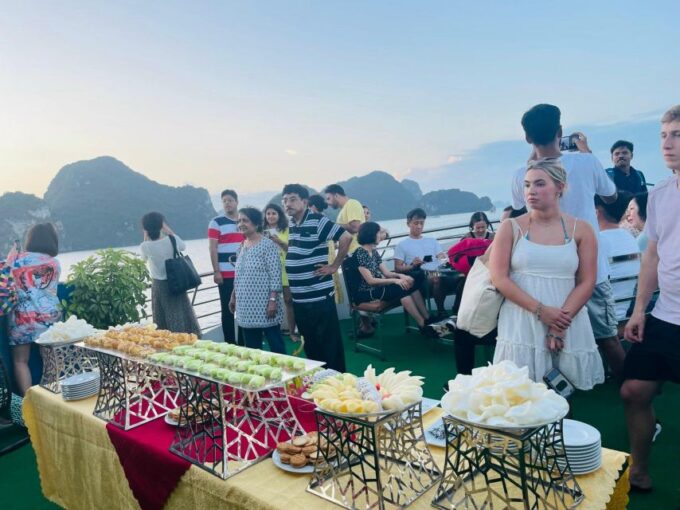 Best Seller - 2D1N Hanoi - Ninh Binh - Halong Bay - Age Restriction