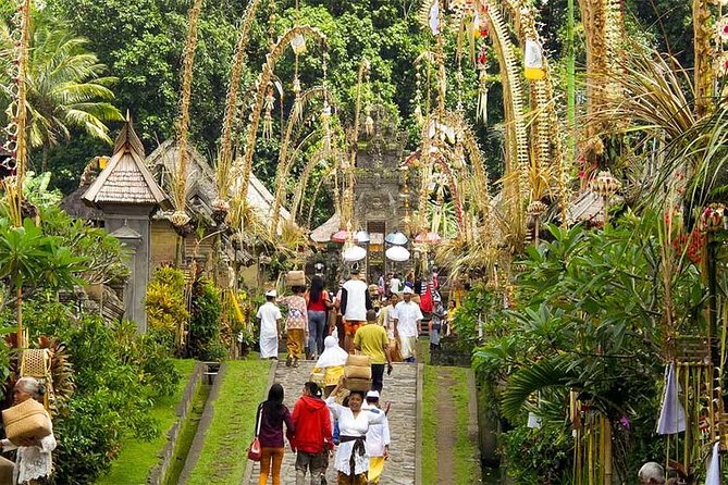 Best Tour:Bali Penglipuran Traditional Village,Tukad Cepung&Tibumana Waterfall - Pickup Details