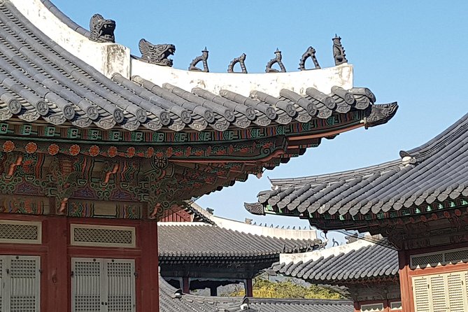 Best Walking Tour to Gyeongbok Palace N Bukchon With Expert - Tour Accessibility