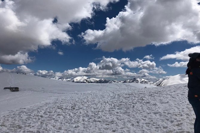 Bestseller Day Trip to Kazbeg/Gergeti Delicious Lunch at Rooms - Stunning Scenery and Insightful Guides