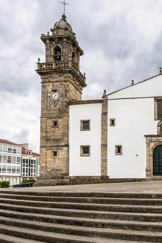 Betanzos: Essential Tour of the Citys Emblematic Places - Architectural Beauty and Vibrant Atmosphere