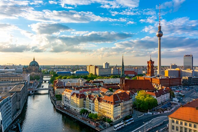 Between Love and War Quest Experience in Berlin - Exploring Historical Landmarks