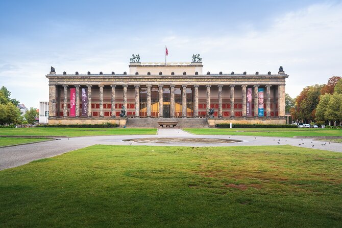 Between Love and War Quest Experience in Berlin - Private and Flexible Tour