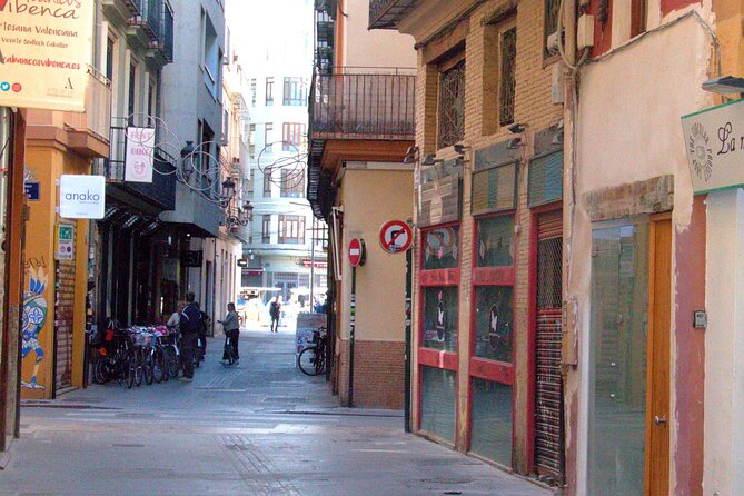 Between Two Gates: A Self-Guided Audio Tour in Valencia - Practical Information