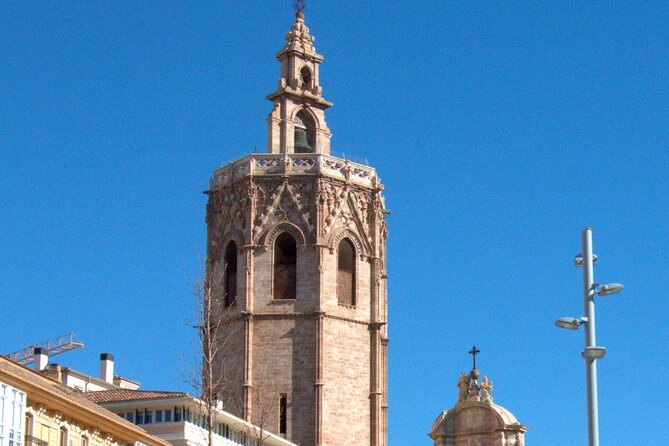 Between Two Gates: A Self-Guided Audio Tour in Valencia - Flexibility and Convenience