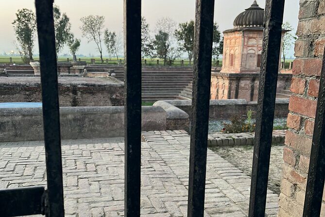 Beyond Borders Wagah Beeting The Retreat Ceremony Tour - Who Should Consider This Tour?