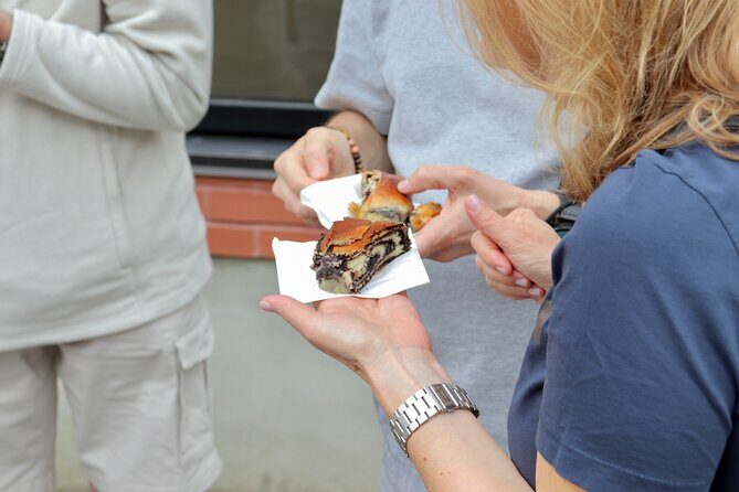 Beyond the Bagel: Montreal Jewish Food Walking Tour - Key Points