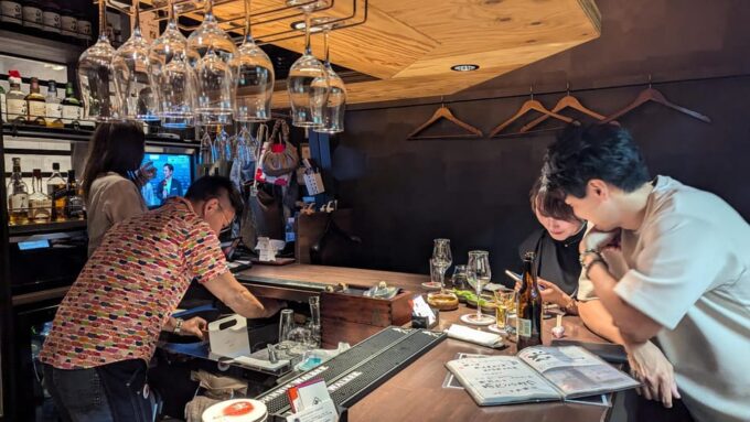 Beyond the Tourist Trail: A VIP Food Tour of Hidden Osaka - Izakaya: Relaxed Atmosphere and Shared Dishes