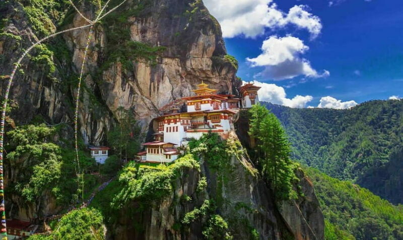 Bhutan: 7-Day Cultural Tour of Paro, Thimphu, and Punakha - An In-Depth Look at the 7-Day Bhutan Experience
