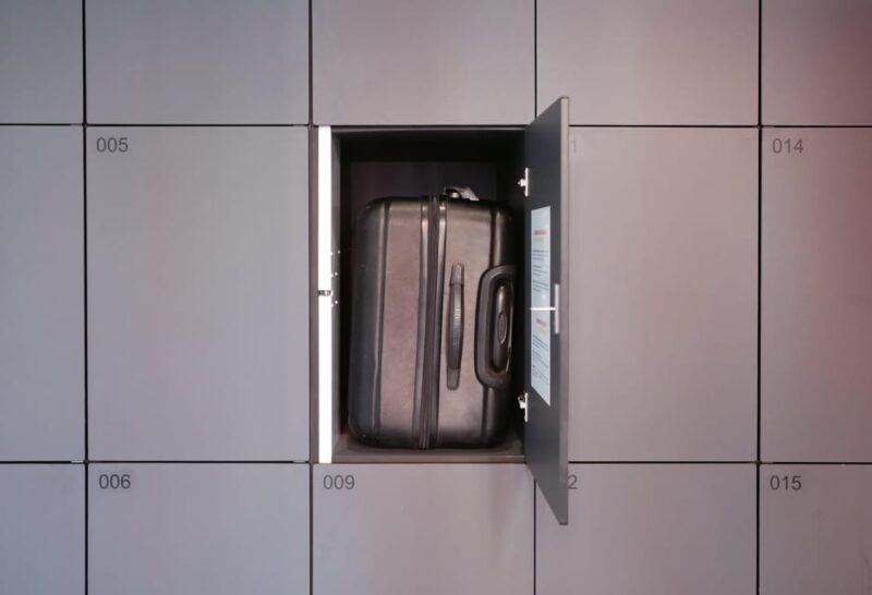 BIARRITZ - 24/7 Secure Luggage Storage Downtown - 12 Hours - Hands-Free Exploration