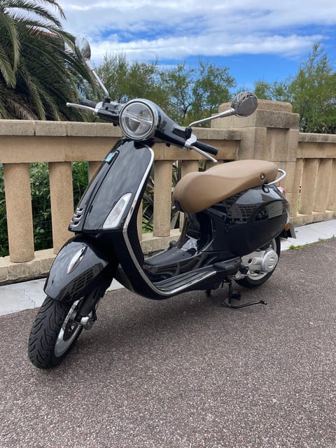Biarritz: Vespa Scooter Rental for the Day - Complimentary Map and Itinerary