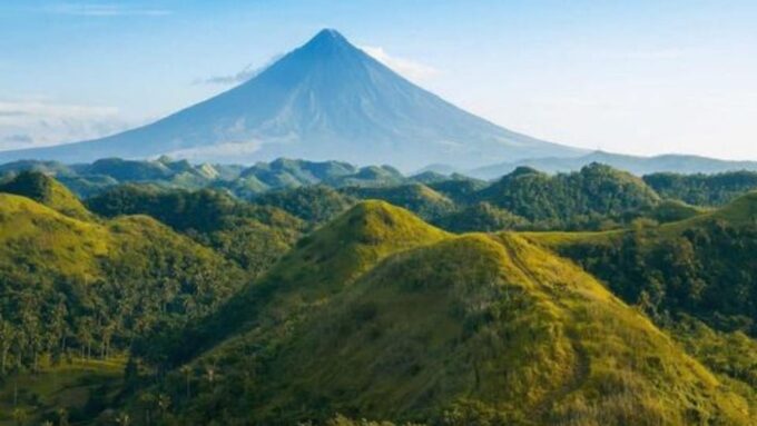 Bicol Philippines: Albay Caves and Hills Exploration Tour - Quitinday Green Hills and Sumlang Lake