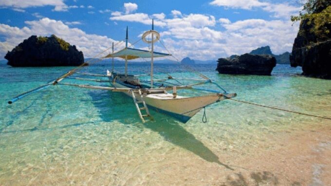 Bicol Philippines: Caramoan Island Hopping via Catanduanes - Boat and Water Activities