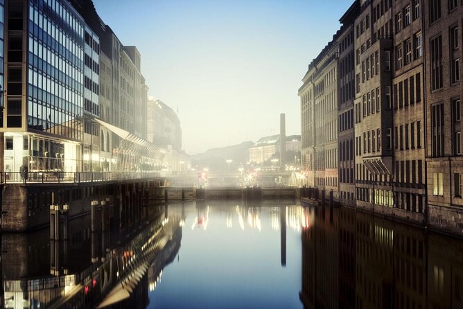 Bicycle Tour Through the Other Hamburg (Min.4) - Key Points