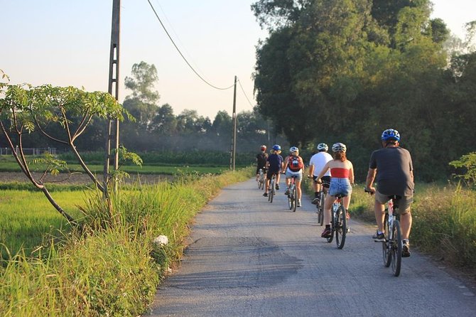 Bicycle Tours Hanoi: Full Day Bicycle Tours City & Countryside - Accessibility and Group Size