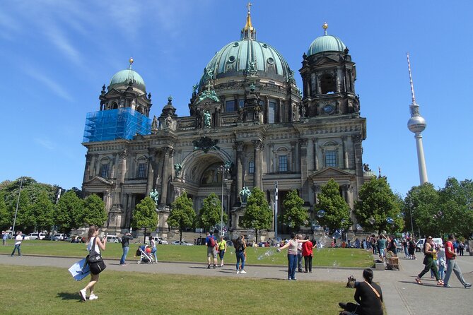 Big Bus Berlin Live Guided Panoramic Tour by Open Top Bus - Ratings and Reviews