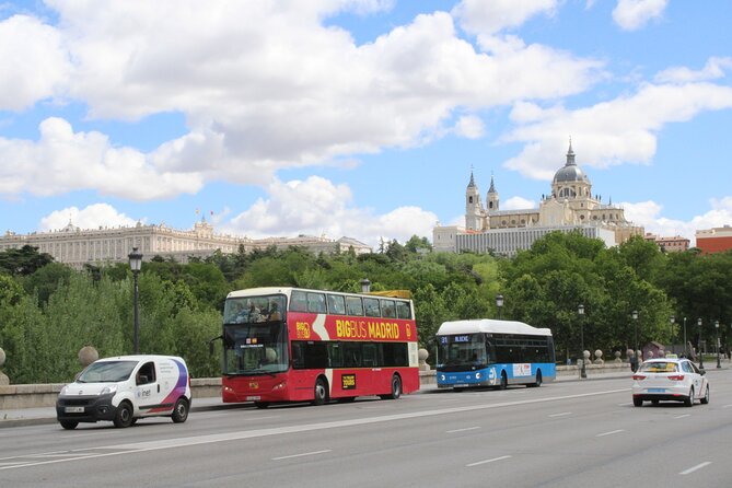 Big Bus Madrid Hop-on Hop-off Sightseeing Tour - Accessibility Features