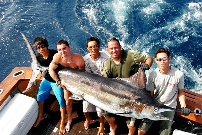 Big Game Fishing and Trolling Full-Day Tour - Dining and Refreshments